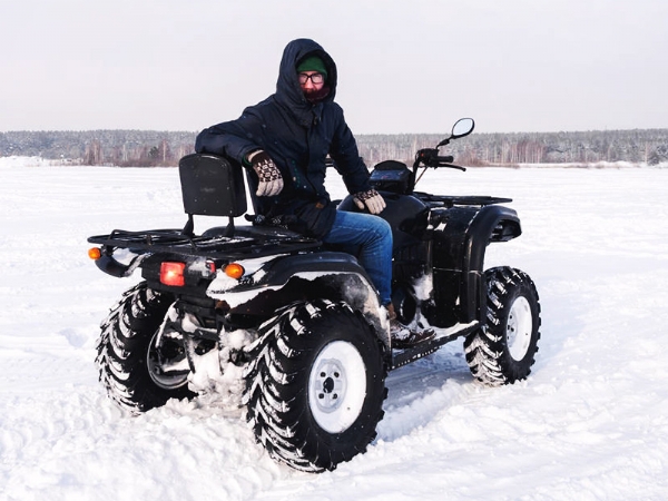 雪地摩托卡丁車